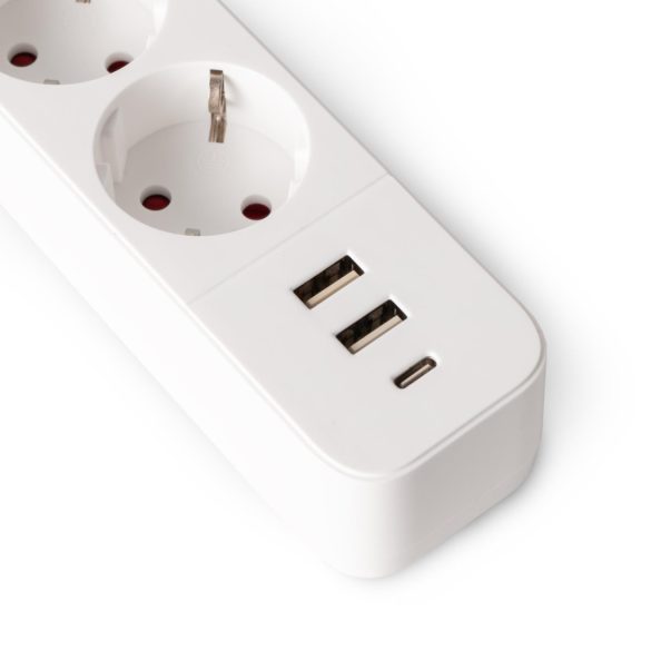 Entac USB-s Kapcsolós Elosztó 3 Aljzat, 2×USB-A + 1×USB-C, 1,5 m